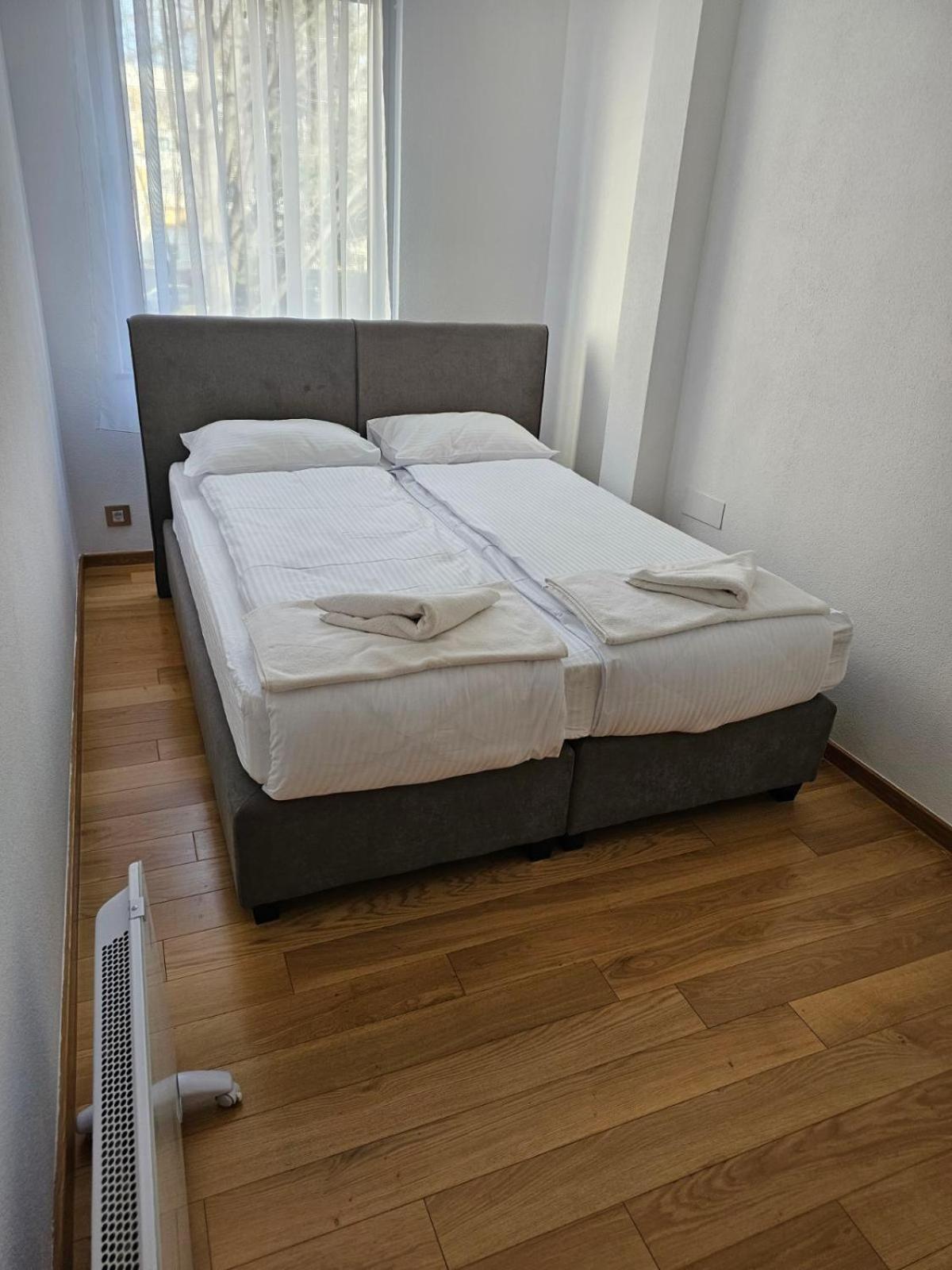 Apartman Centar Bulevar Ex Sa Garazom Banja Luka Exterior photo